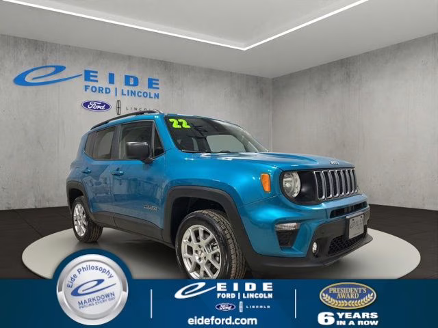 2022 Bikini Metallic Clearcoat Jeep Renegade Latitude 4X4 SUV