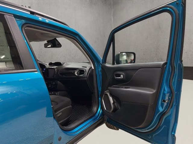 2022 Bikini Metallic Clearcoat Jeep Renegade Latitude 4X4 SUV