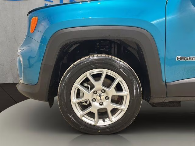 2022 Bikini Metallic Clearcoat Jeep Renegade Latitude 4X4 SUV