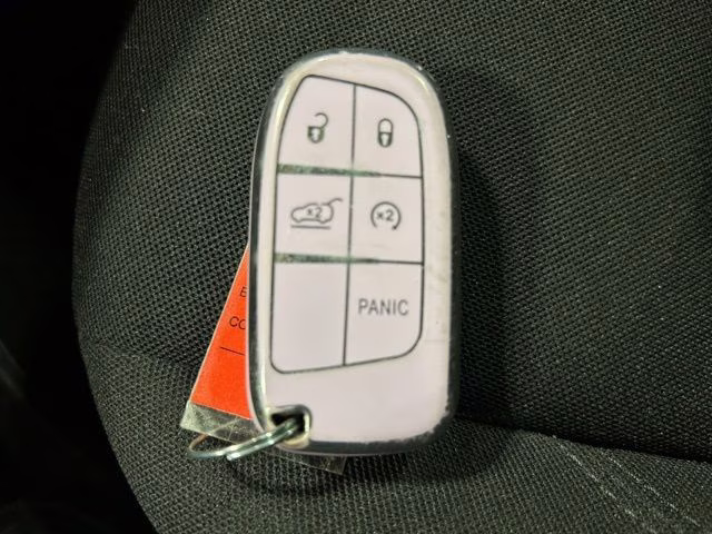 2022 Bikini Metallic Clearcoat Jeep Renegade Latitude 4X4 SUV