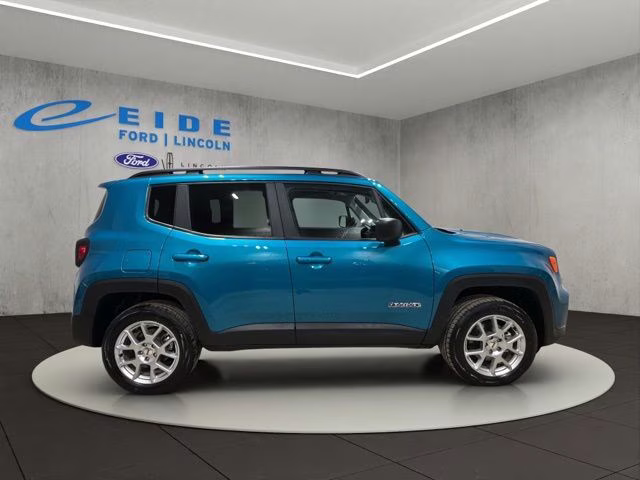 2022 Bikini Metallic Clearcoat Jeep Renegade Latitude 4X4 SUV