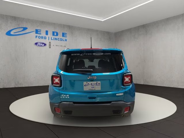 2022 Bikini Metallic Clearcoat Jeep Renegade Latitude 4X4 SUV