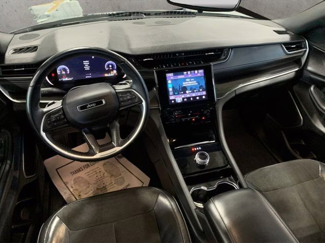 2022 Diamond Black Crystal Pearlcoat Jeep Grand Cherokee Altitude 4X4 SUV