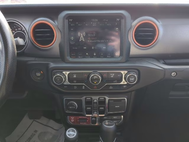 2022 Bright White Clearcoat Jeep Gladiator Mojave 4X4 Truck