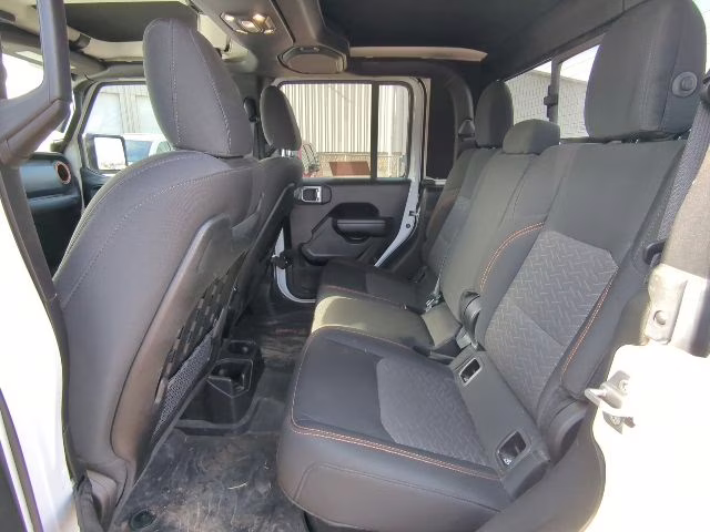 2022 Bright White Clearcoat Jeep Gladiator Mojave 4X4 Truck