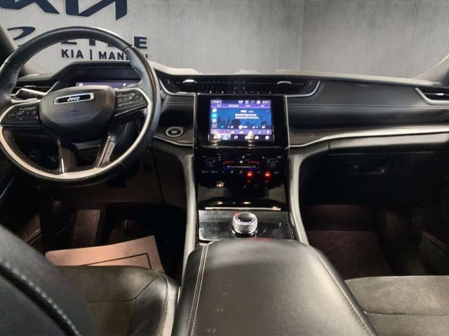 2022 Diamond Black Crystal Pearlcoat Jeep Grand Cherokee Altitude 4X4 SUV