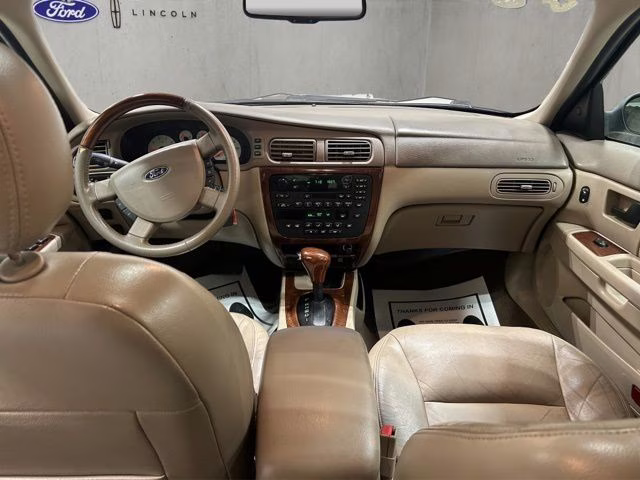 2005 Vibrant White Clearcoat Ford Taurus SEL FWD Sedan