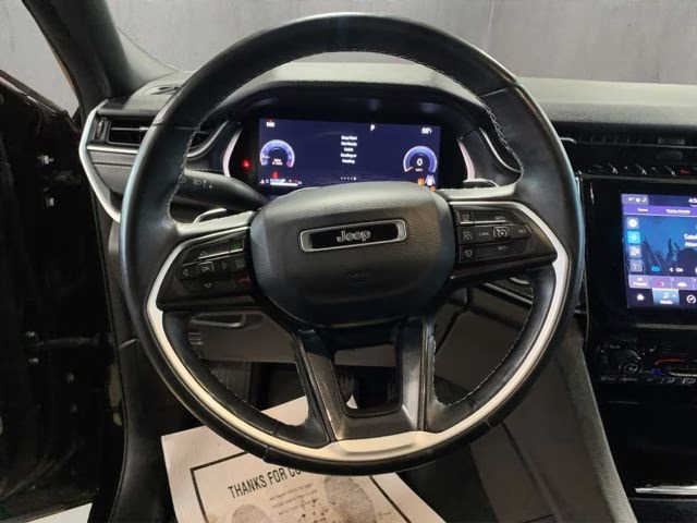 2022 Diamond Black Crystal Pearlcoat Jeep Grand Cherokee Altitude 4X4 SUV