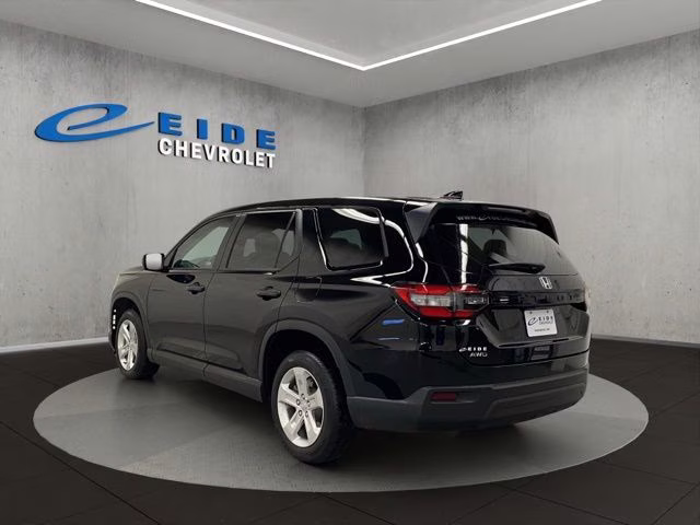 2023 Crystal Black Pearl Honda Pilot LX AWD SUV
