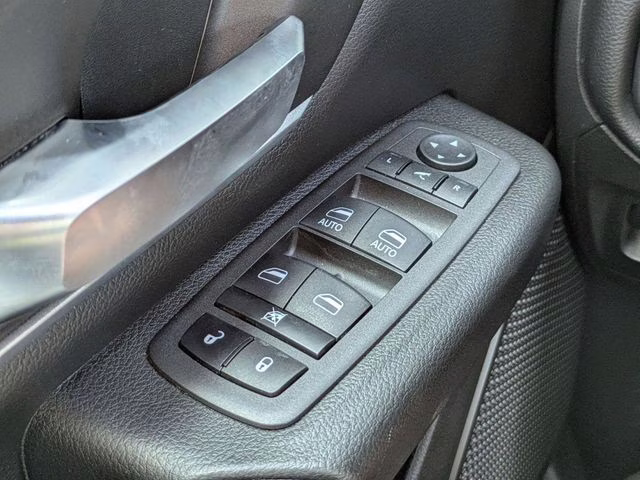 2022 Hydro Blue Pearlcoat Ram 1500 Big Horn/Lone Star 4X4 Truck