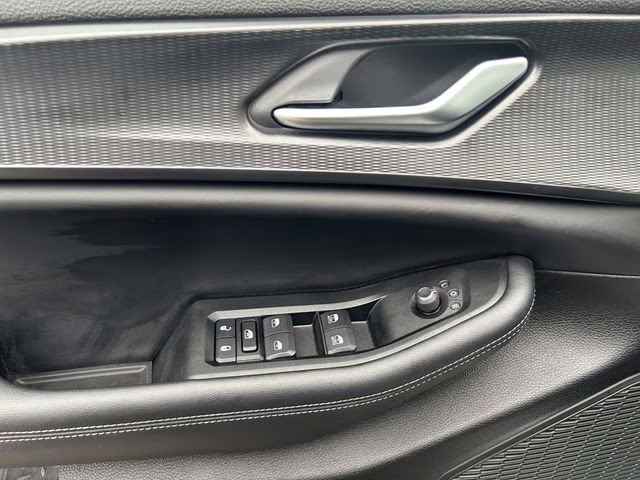 2024 Silver Zynith Jeep Grand Cherokee L Altitude 4X4 SUV