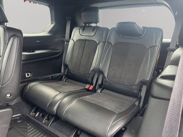 2024 Silver Zynith Jeep Grand Cherokee L Altitude 4X4 SUV