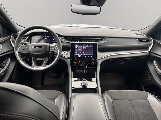 2024 Silver Zynith Jeep Grand Cherokee L Altitude 4X4 SUV