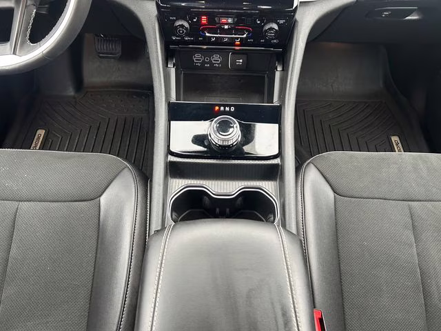 2024 Silver Zynith Jeep Grand Cherokee L Altitude 4X4 SUV