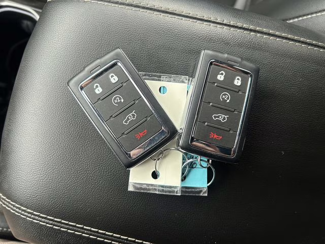 2024 Silver Zynith Jeep Grand Cherokee L Altitude 4X4 SUV