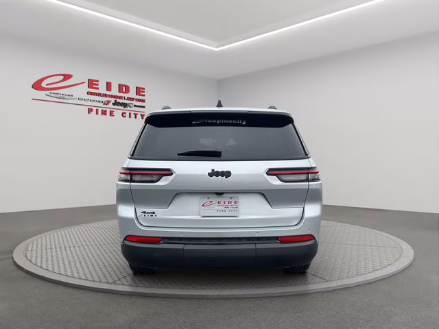 2024 Silver Zynith Jeep Grand Cherokee L Altitude 4X4 SUV