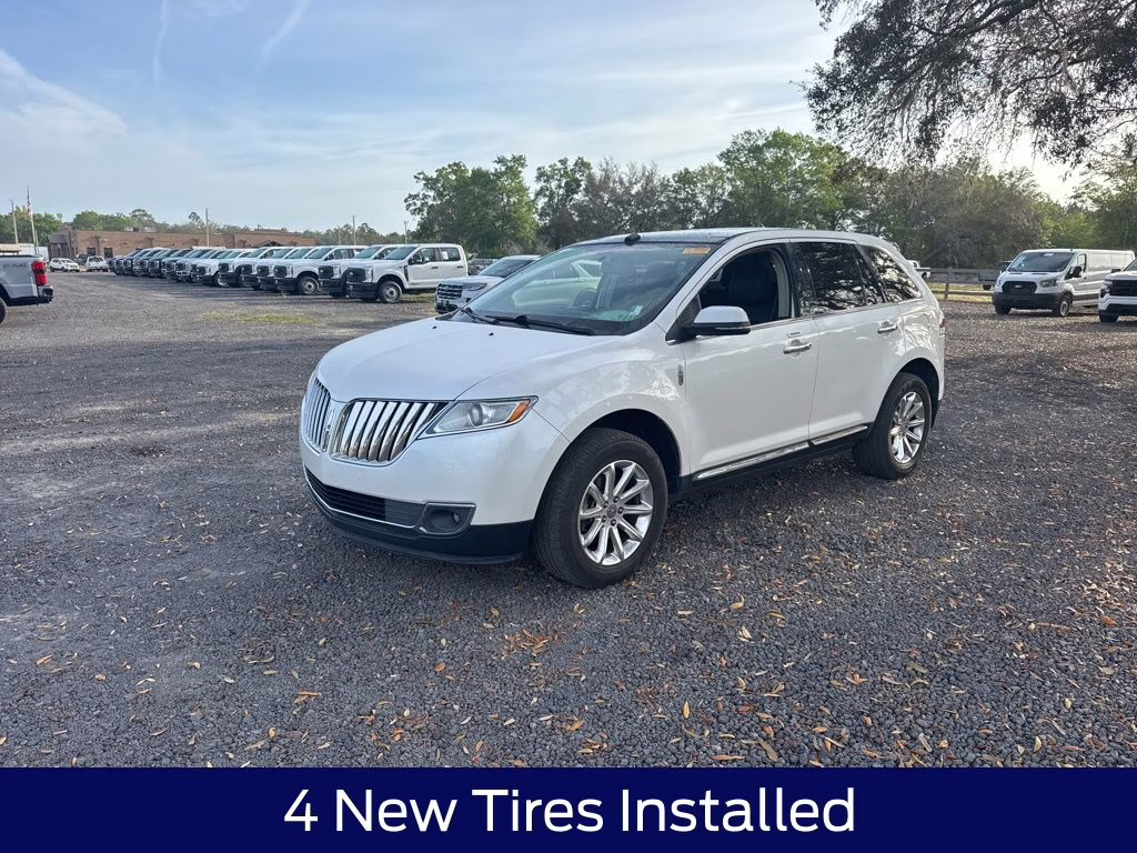 2015 White Platinum Clearcoat Metallic Lincoln MKX Base FWD SUV