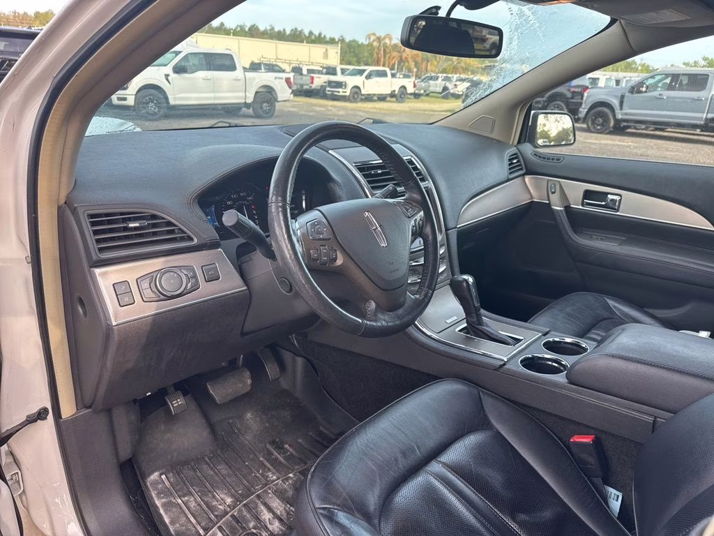 2015 White Platinum Clearcoat Metallic Lincoln MKX Base FWD SUV