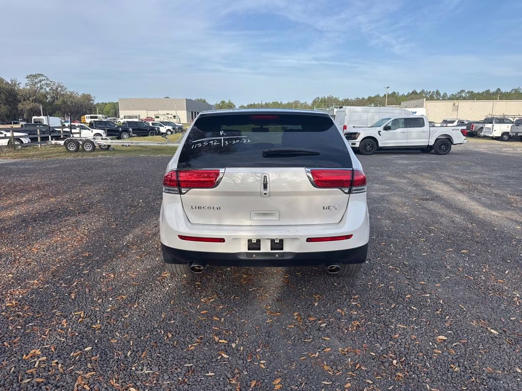 2015 White Platinum Clearcoat Metallic Lincoln MKX Base FWD SUV