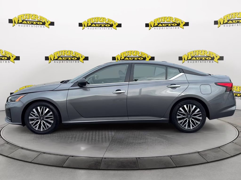 2024 Gun Metallic Nissan Altima 2.5 SV FWD Sedan