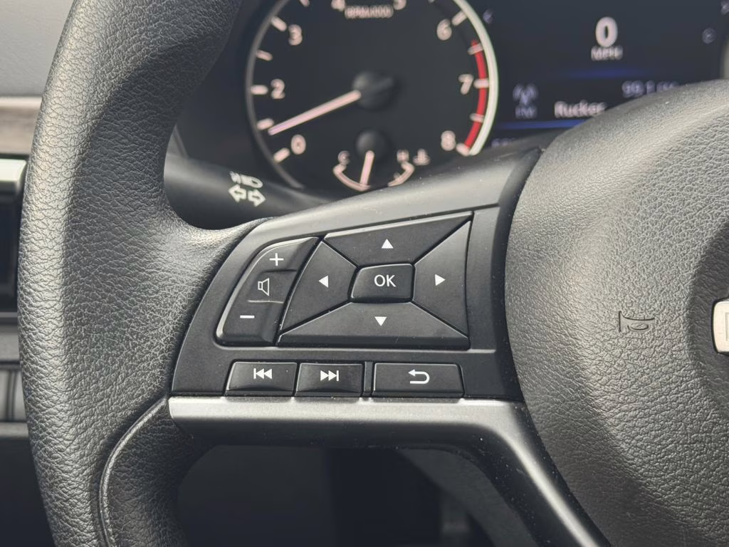 2024 Gun Metallic Nissan Altima 2.5 SV FWD Sedan