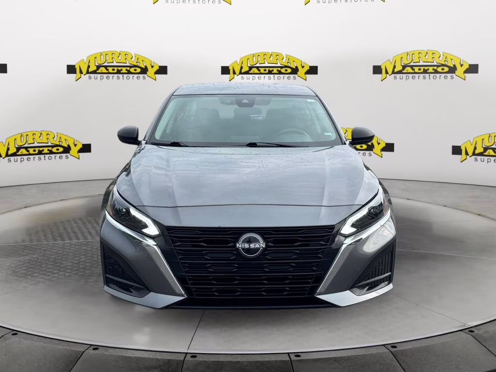 2024 Gun Metallic Nissan Altima 2.5 SV FWD Sedan