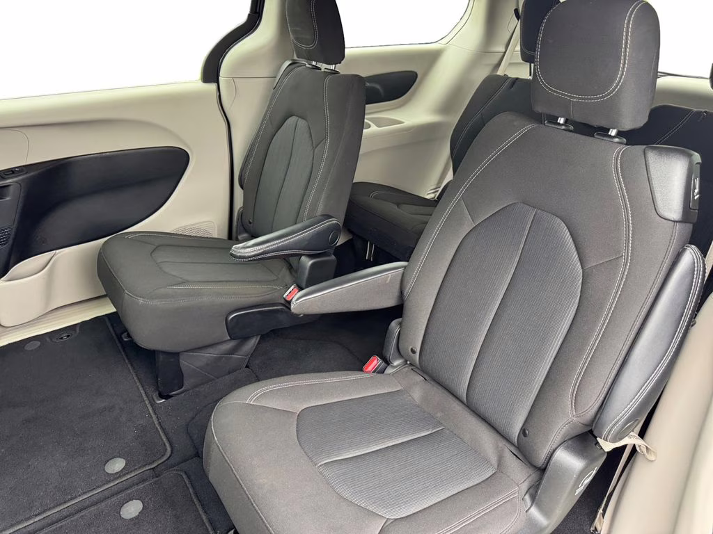 2023 Granite Crystal Metallic Clearcoat Chrysler Voyager LX FWD Van