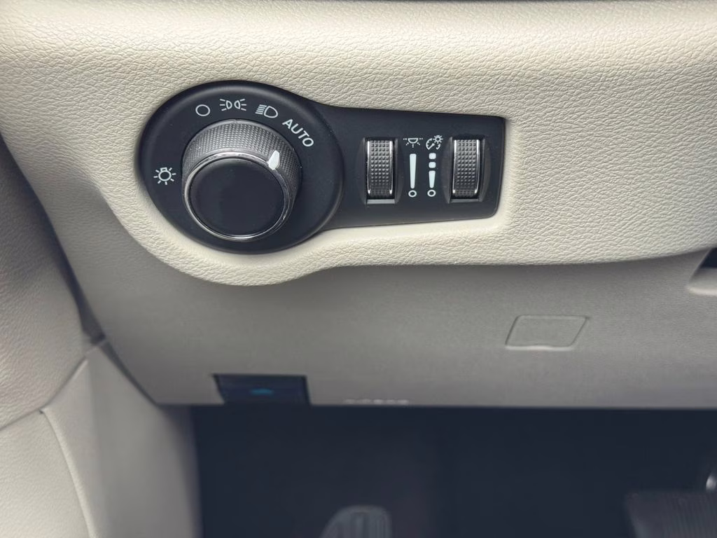 2023 Granite Crystal Metallic Clearcoat Chrysler Voyager LX FWD Van