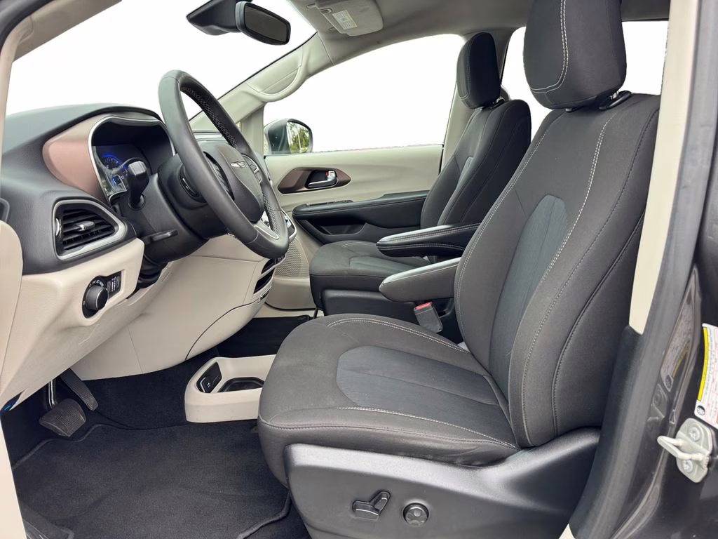 2023 Granite Crystal Metallic Clearcoat Chrysler Voyager LX FWD Van