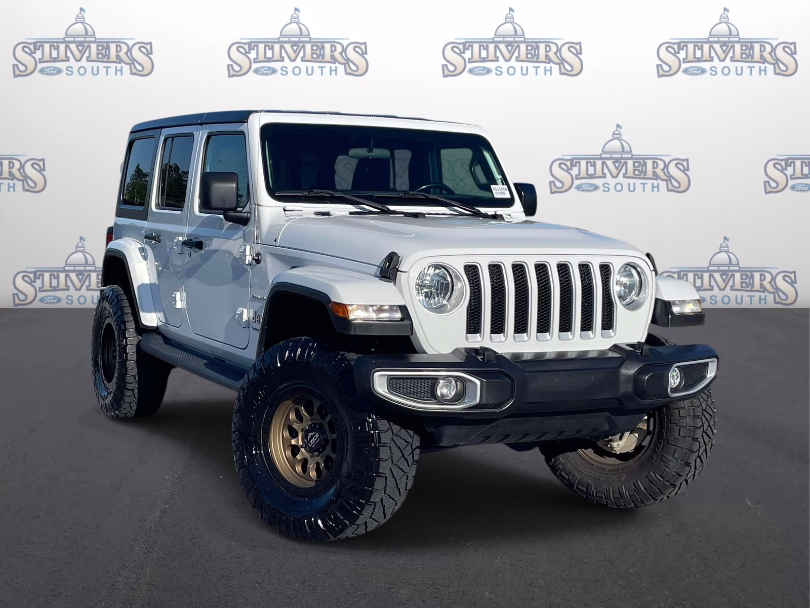 2021 Bright White Clearcoat Jeep Wrangler Unlimited Sahara 4X4 SUV