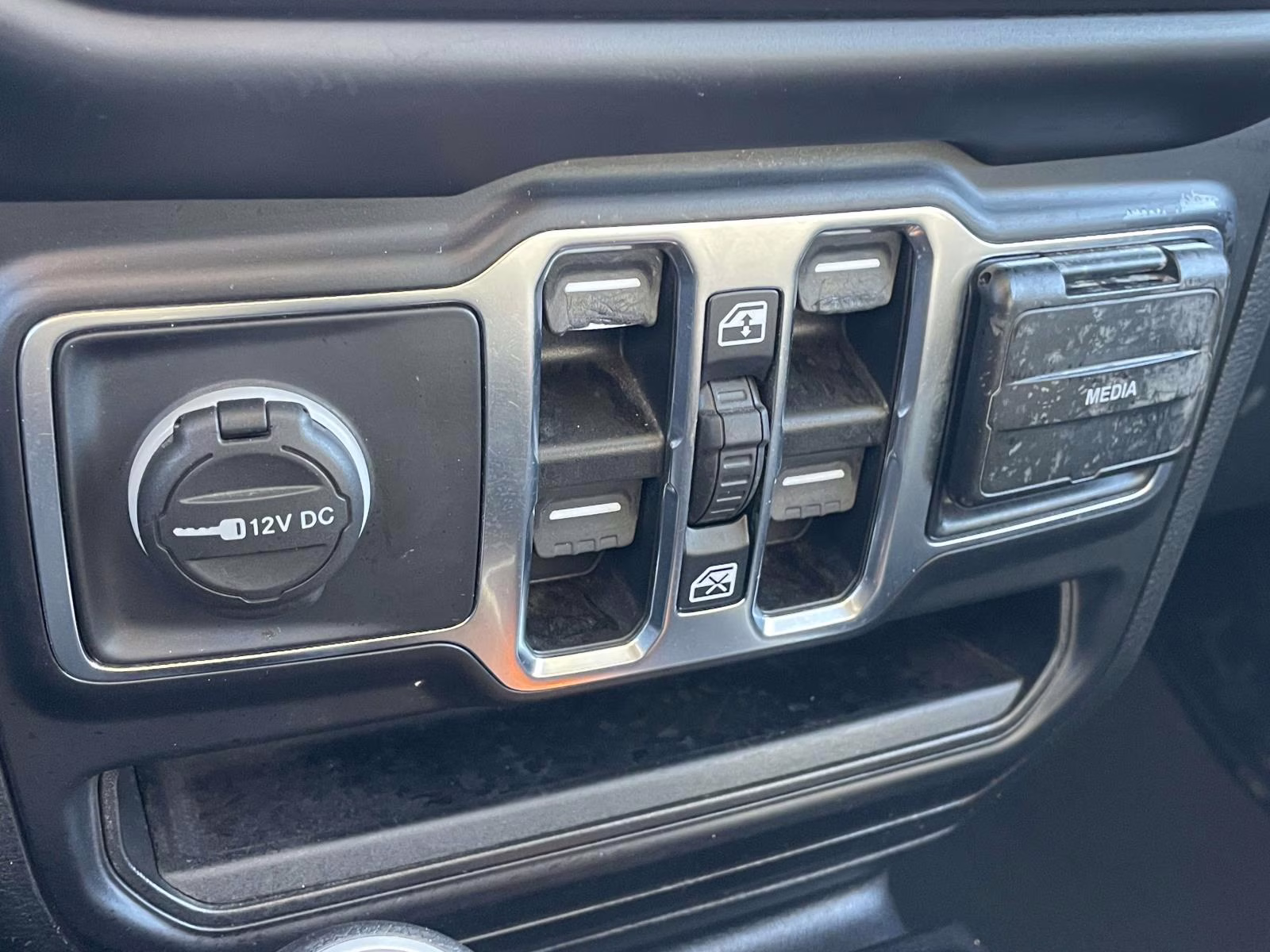 2021 Bright White Clearcoat Jeep Wrangler Unlimited Sahara 4X4 SUV