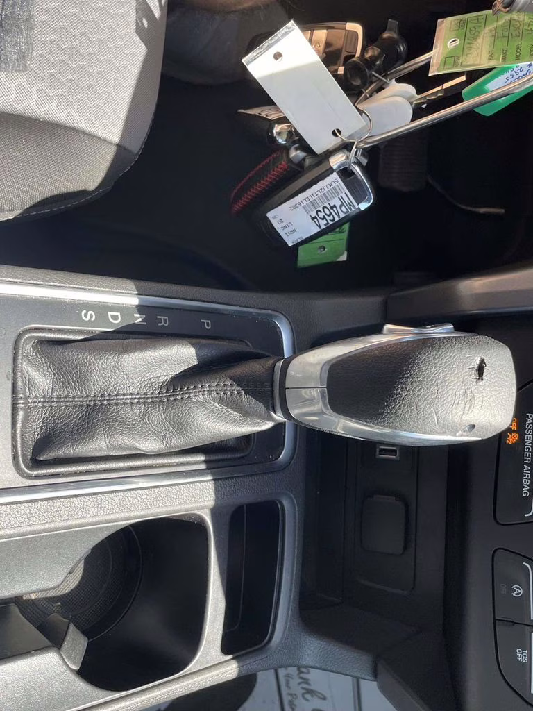 2018 Ingot Silver Metallic Ford Escape SE FWD SUV