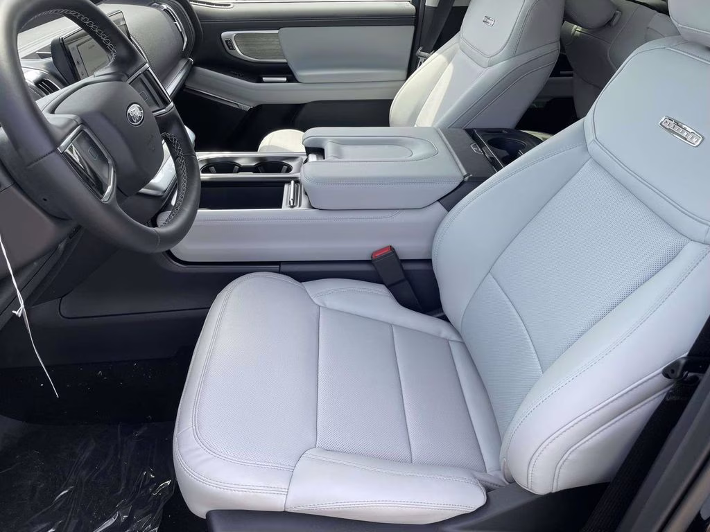 2026 Agate Black Metallic Ford Expedition Platinum 4X4 SUV