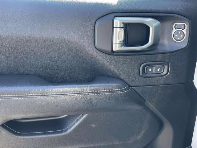 2021 Bright White Clearcoat Jeep Wrangler Unlimited Sahara 4X4 SUV