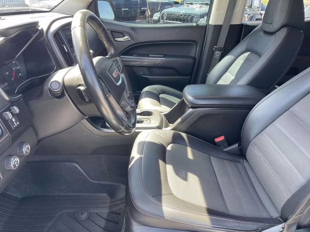 2019 Summit White GMC Canyon All Terrain 4X4 Truck