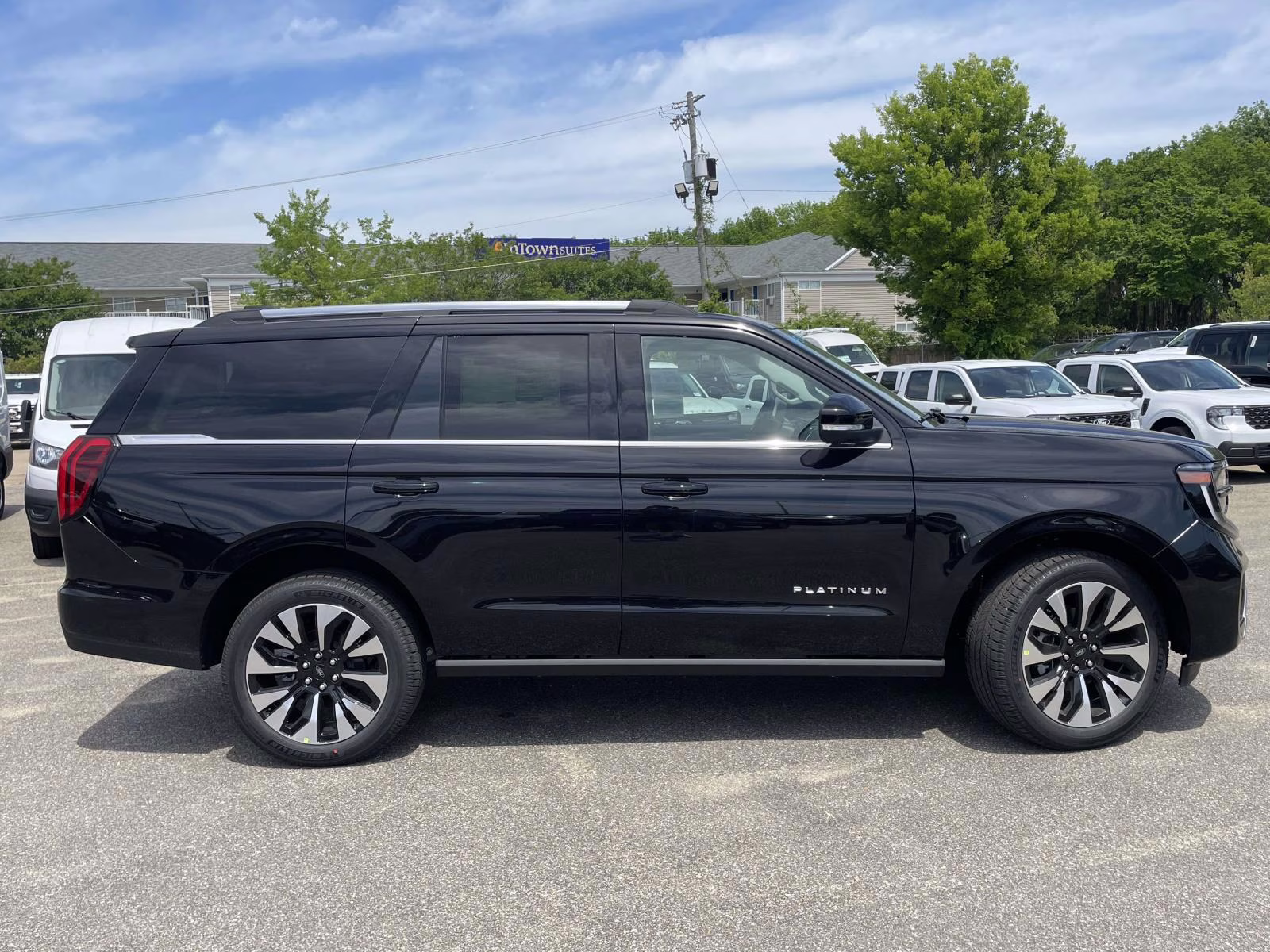 2026 Agate Black Metallic Ford Expedition Platinum 4X4 SUV