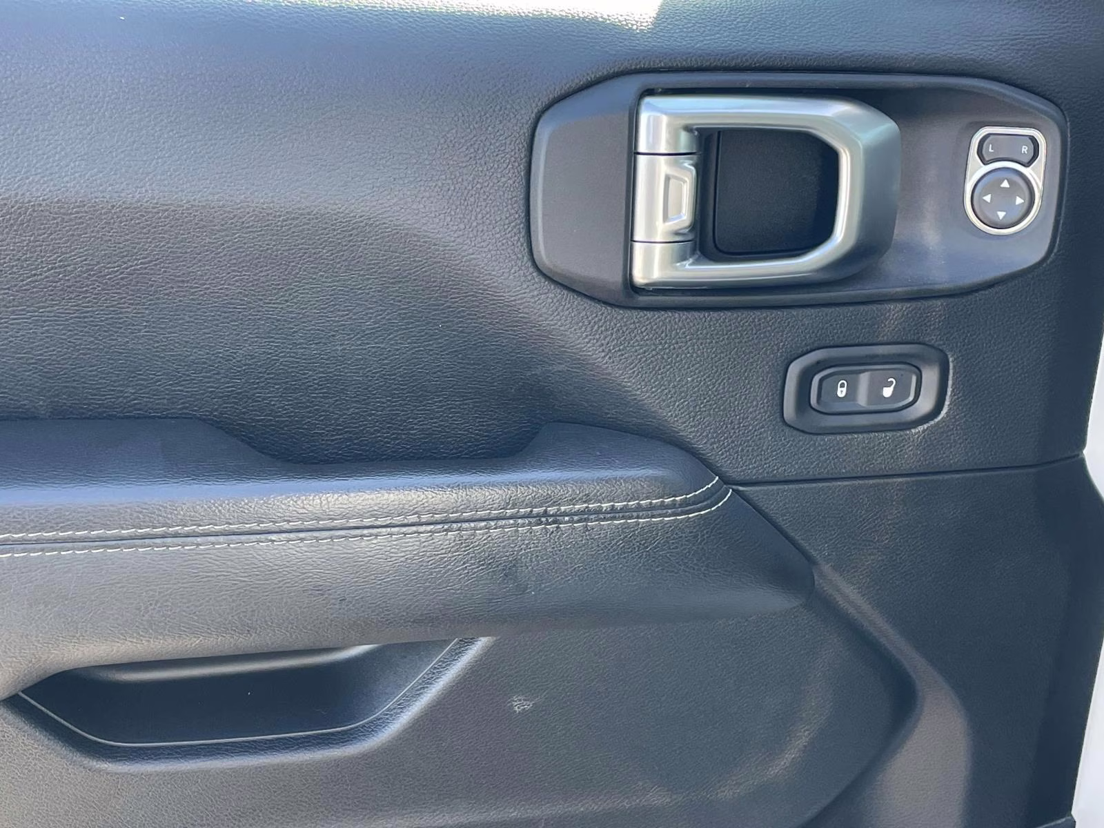 2021 Bright White Clearcoat Jeep Wrangler Unlimited Sahara 4X4 SUV