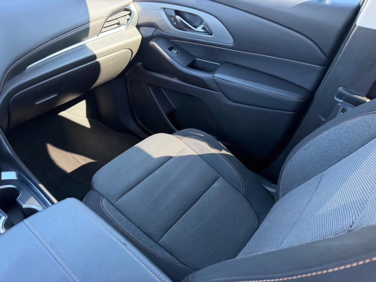 2021 Summit White Chevrolet Traverse LT 1LT AWD SUV