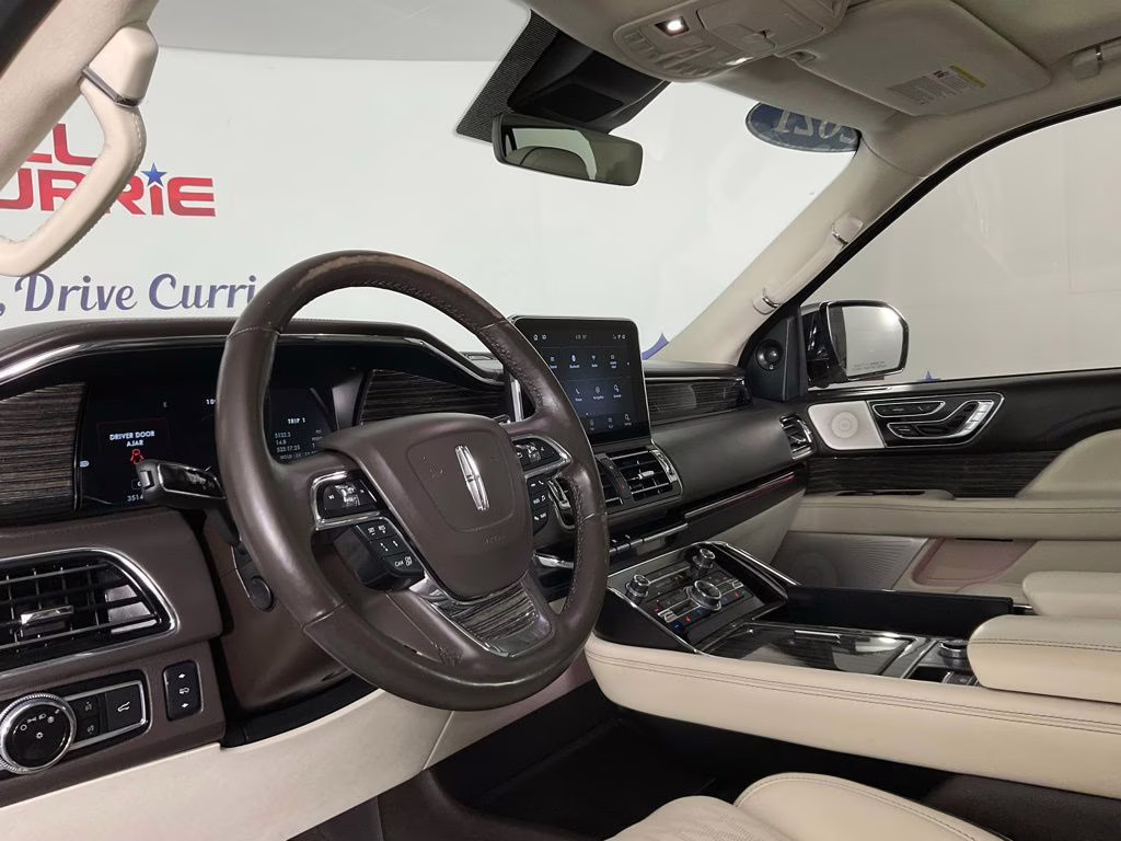 2021 White Lincoln Navigator Black Label 4X4 SUV