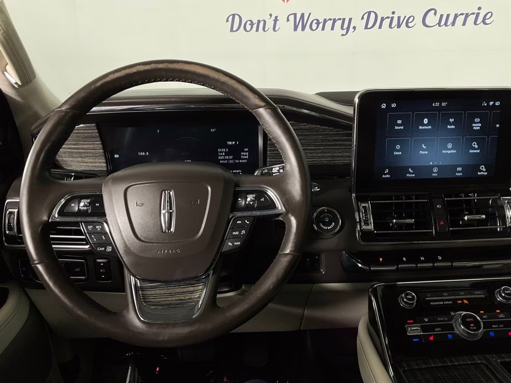 2021 White Lincoln Navigator Black Label 4X4 SUV