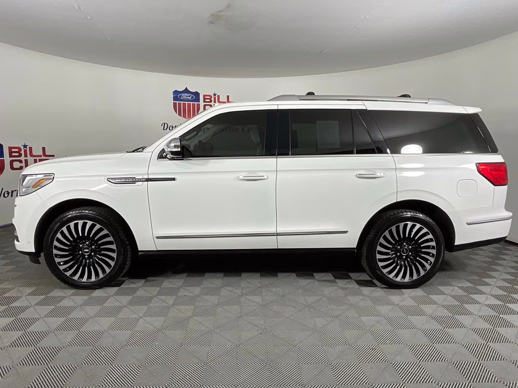 2021 White Lincoln Navigator Black Label 4X4 SUV