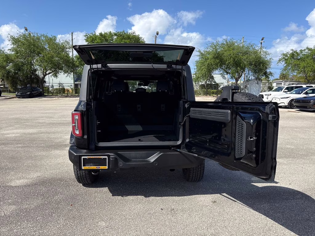 2025 Shadow Black Ford Bronco Outer Banks 4X4 SUV