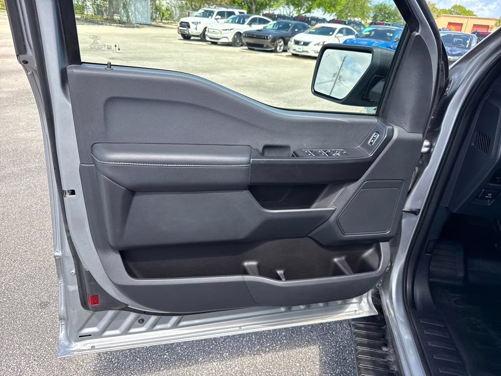 2023 Iconic Silver Metallic Ford F-150 STX 4X4 Truck