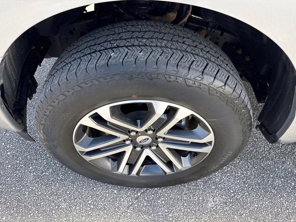 2023 Iconic Silver Metallic Ford F-150 STX 4X4 Truck