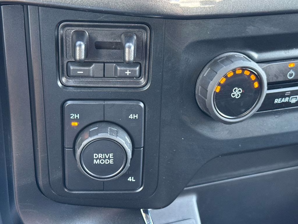 2023 Iconic Silver Metallic Ford F-150 STX 4X4 Truck