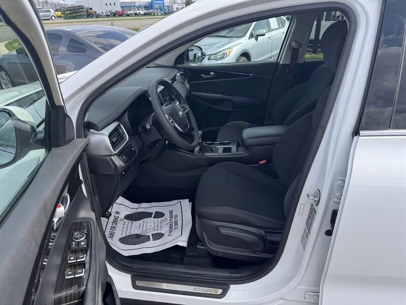 2020 Snow White Pearl Kia Sorento L FWD SUV