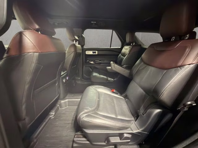 2023 Carbonized Gray Metallic Ford Explorer Platinum 4X4 SUV