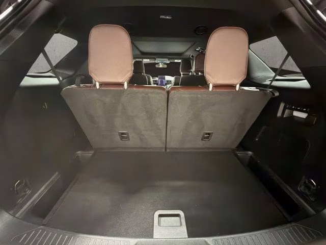 2023 Carbonized Gray Metallic Ford Explorer Platinum 4X4 SUV