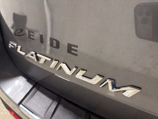 2023 Carbonized Gray Metallic Ford Explorer Platinum 4X4 SUV