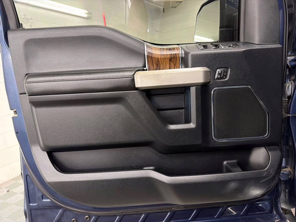 2019 Blue Jeans Metallic Ford F-150 Lariat 4X4 Truck